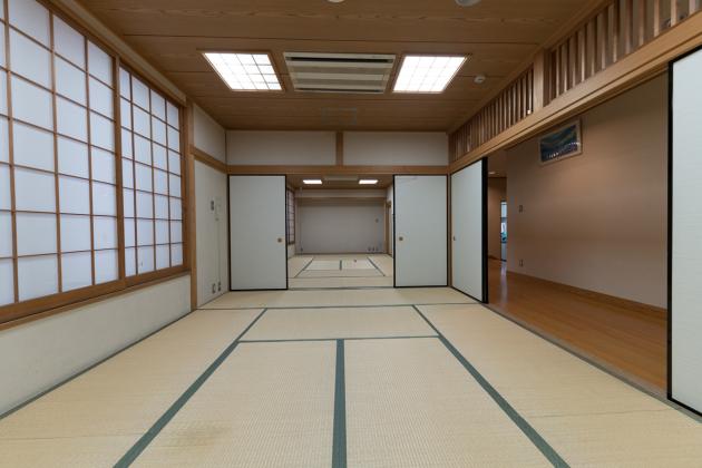 和室 (Japanese-style room)